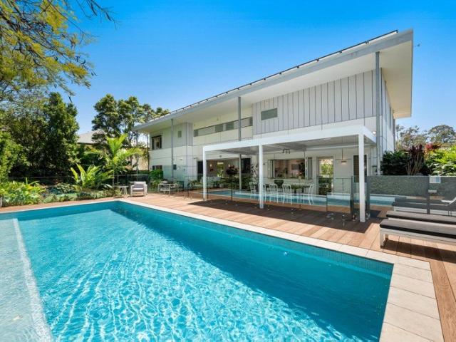 Family Sanctuary in the Heart of Sought After Suburb!