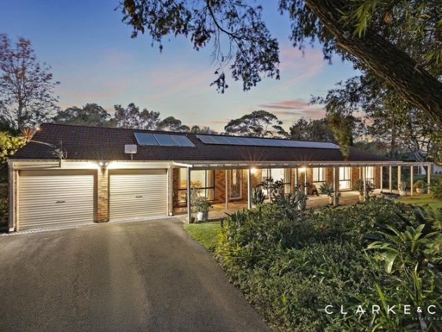 FAMILY SCALE LIVING WITH A POOLSIDE RETREAT!