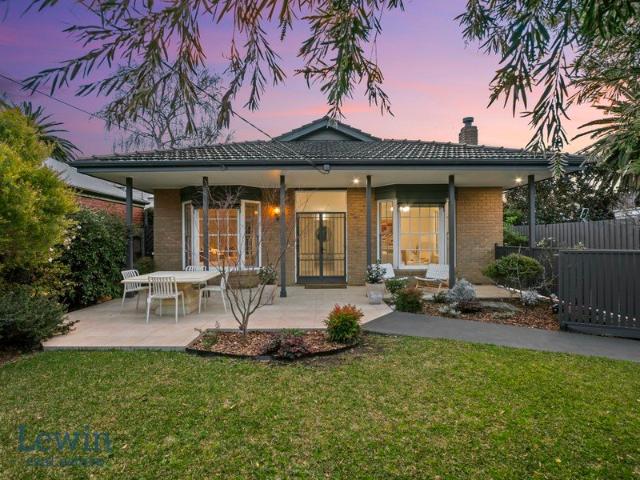 Family Serenity and Space Close to Schools & the Bay