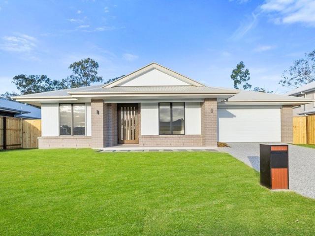 Family sized 700m2 Block within walking distance to 2 playgrounds in the prestigious Flourish Estate