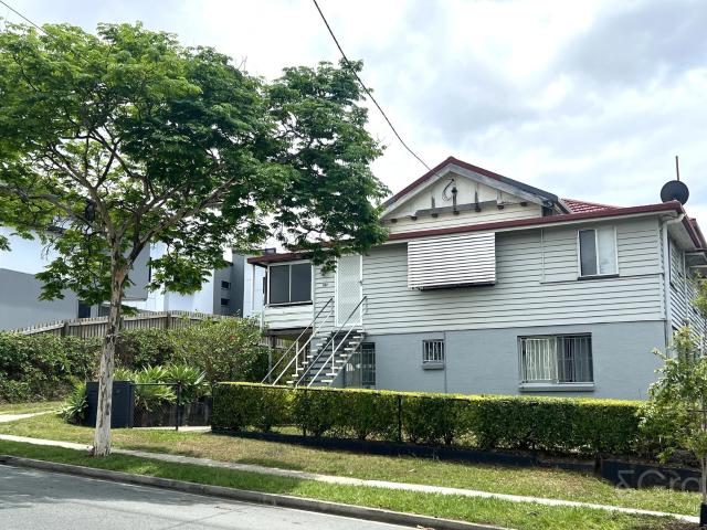 Family Sized Character Apartment in the Heart of Nundah