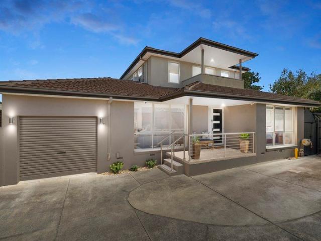 Family Sized Beachside Living in Mentone's Heart