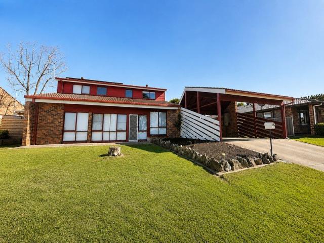 Family Sized Home In Delightful Darlington!