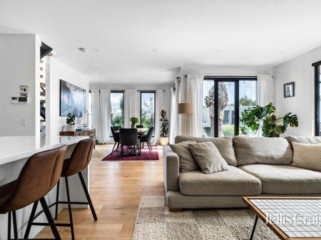 Family sized haven of light, warmth and comfort 185m2 approx