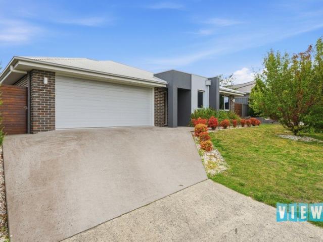 Family Sized Living in One of Prospect's Most Popular Locations