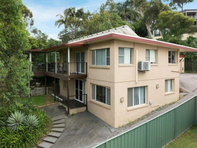 Family Sized Living in a Peaceful Setting with Lake Views