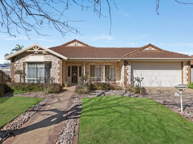 Family Space & A Standout Entertaining Area!