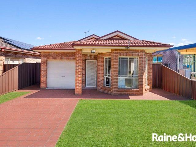 Family Space & Everyday Convenience in a Prized Location