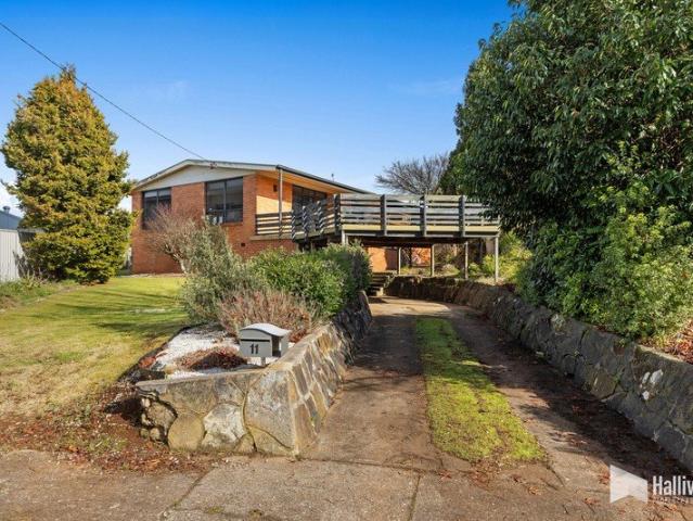 Family Space, Fantastic Location & Plenty of Potential