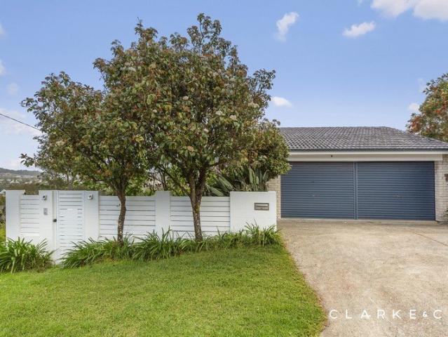 FAMILY SPACE, FLEXIBILITY AND A POOLSIDE SETTING!