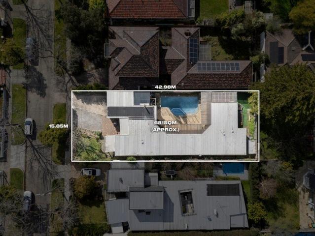 Family space, light & future inspiration zoned to Balwyn's schools