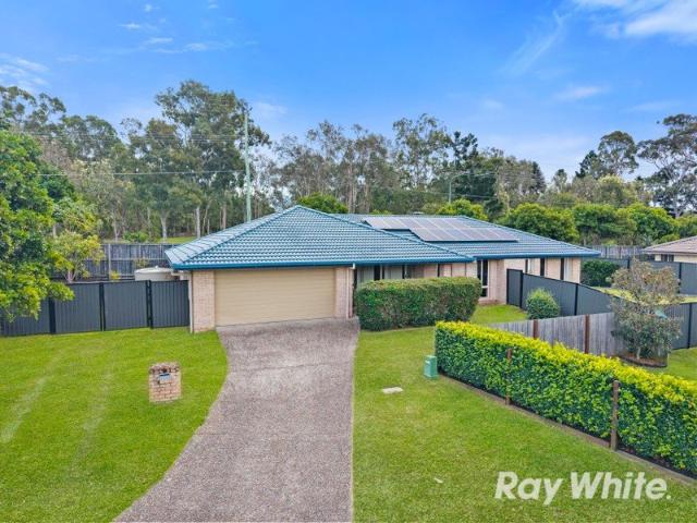 FAMILY SPACE, SOLAR SAVINGS AND SIDE ACCESS!