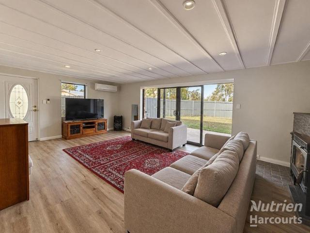 Family Space, Poolside Living & Room to Entertain