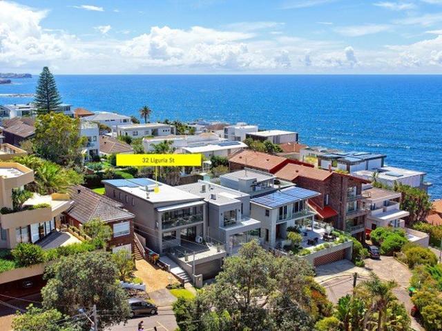 Family Paradise in Lurline Bay with Magical Coastal Views & Swimming Pool