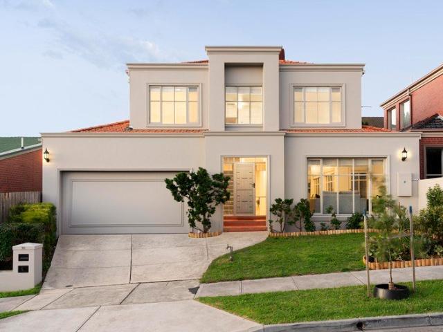 Family luxury in the Coveted Balwyn High School Zone