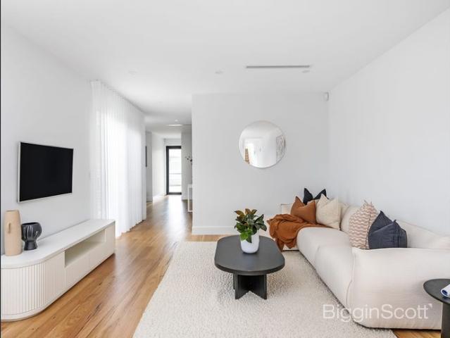 Family Proportions, Designer Finishes & Incredible Flexibility in the Heart of Yarraville