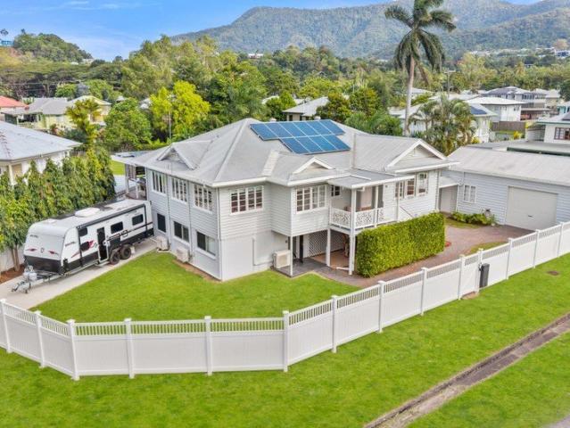 Family Queenslander on a Spacious Corner Block Opposite Parklands