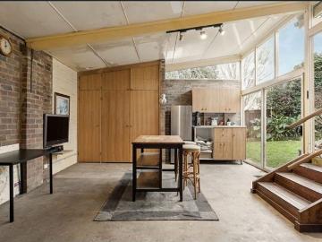 Family retreat of timeless beauty with modern style