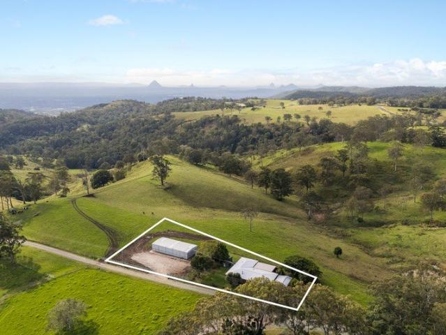 Family retreat offering space, scope and countryside views