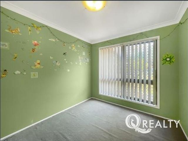 Family Ready Home with 2 x Carports!
