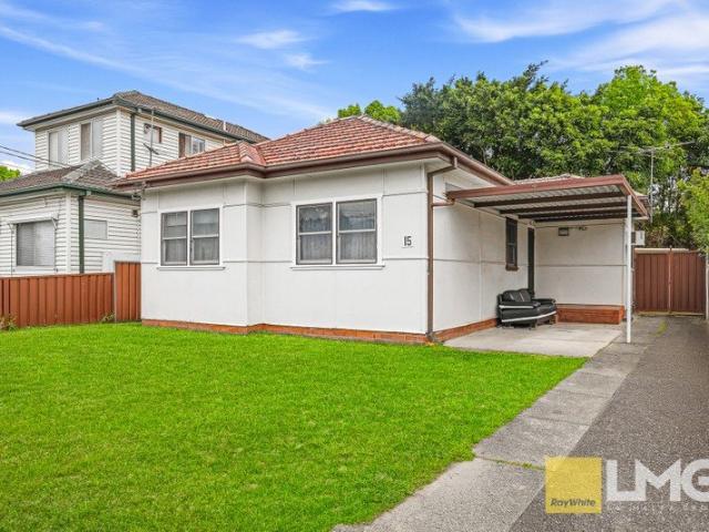 FAMILY RESIDENCE SET IN A PRIME LOCATION
