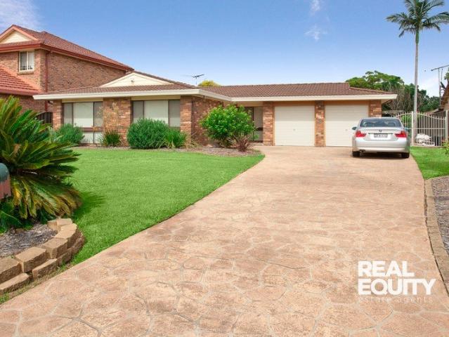 Family Residence With In Ground Swimming Pool DEPOSIT TAKEN!
