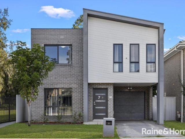 Family Townhouse in Desirable Location