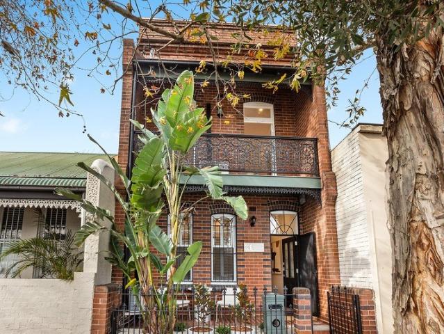 Family terrace renewed with a spectacular transformation + RLA to parking