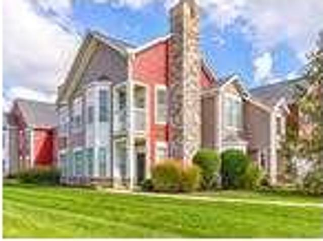 Fantastic 1 Bed 1 Bath Available $1300/Month