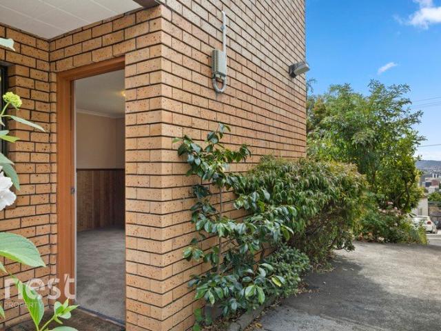 Fantastic 1 bedroom flat, close to the CBD
