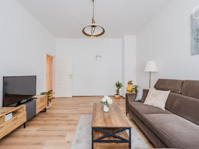 Fantastic 2.5 room flat with balcony ideal for couples or small families, Berlin Amsterdam Apartments for Rent