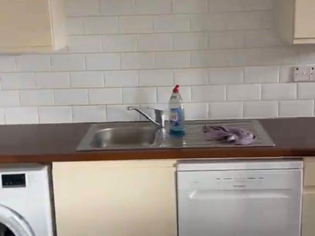 Fantastic 2 Bed Apt at Chad Square UOB QE Profs