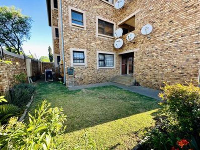 fantastic 2 bedroom ground floor cor.