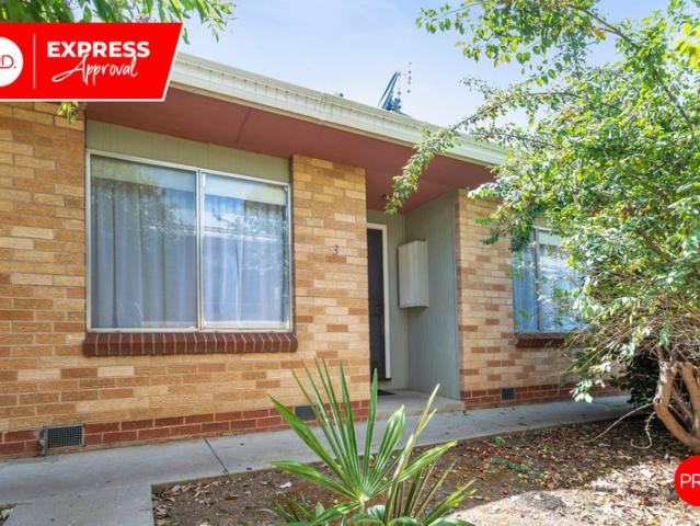Fantastic 2 bedroom unit in CBD location