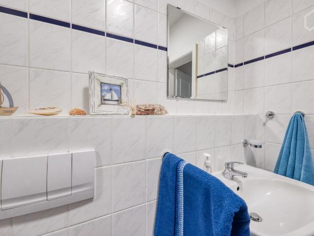 Fantastic 2 room Apartment with Balcony, very Central, newly renovated, Leipzig Amsterdam Apartments for Rent