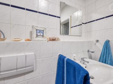 Fantastic 2 room Apartment with Balcony, very Central, newly renovated, Leipzig Amsterdam Apartments for Rent