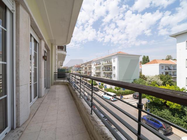 Fantastic 4 bedroom apartment in the S. Miguel neighborhood Alvalade