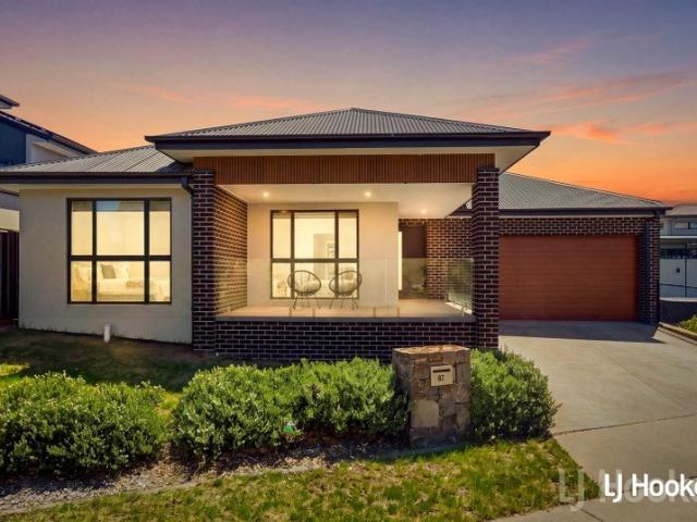Fantastic 4 Bedroom Ensuite house in Googong