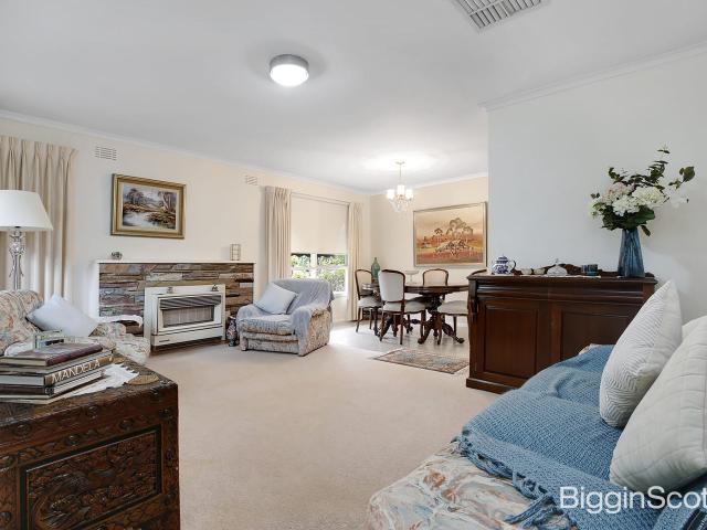 FANTASTIC 4 BEDROOM FAMILY HOME IN THE BRENTWOOD SECONDARY COLLEGE ZONE
