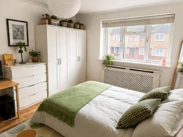 Fantastic 4 Bedroom House with Garden