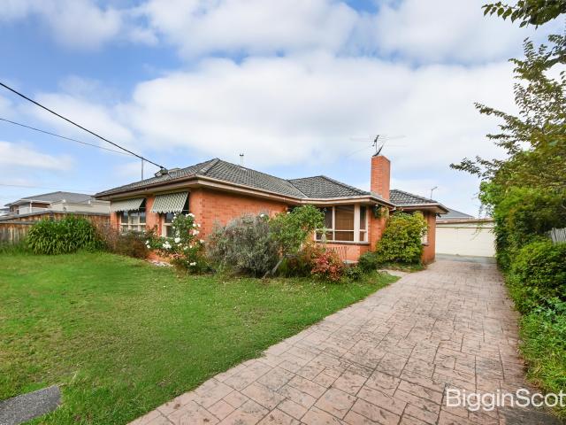 Fantastic 4 bedrooms and 2 bathrooms for you and your family!