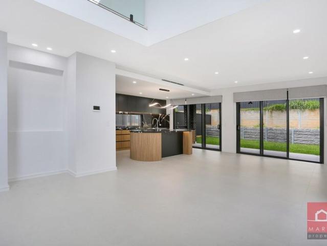 FANTASTIC 5 BEDROOM + STUDY LUXURY HOME