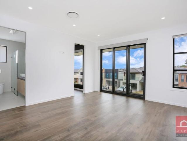 FANTASTIC 5 BEDROOM + STUDY LUXURY HOME