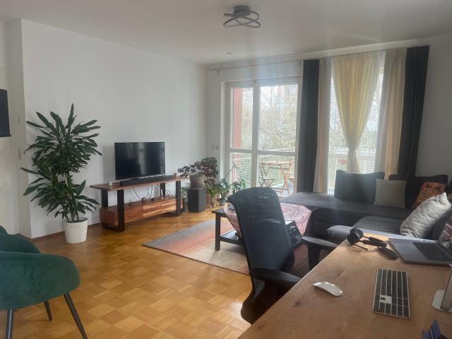 Stylish & Bright Apartment with Balcony and Parking | Next to Frankfurt City Forest | Sachsenhausen