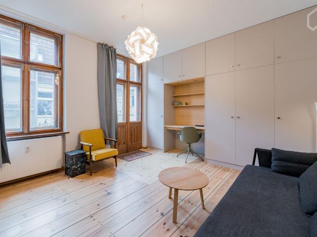 Fantastic & charming home with balcony in Friedrichshain, Berlin Amsterdam Apartments for Rent