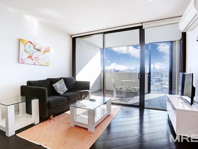 Fantastic city views & in a super convenient location