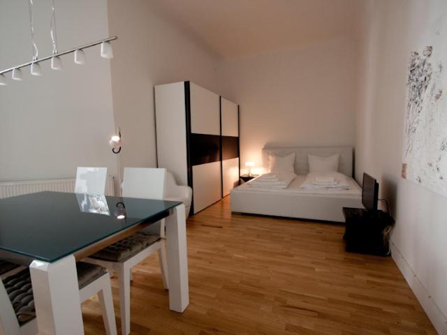 Fantastic and modern apartment in good location, Berlin Amsterdam Apartments for Rent