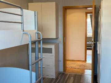 Fantastic apartment in Duisburg Neudorf south, furnished, 4 min. walk from Duisburg main station and 10 min from Düsseldorf main station, Duisburg Amsterdam Apartments for Rent