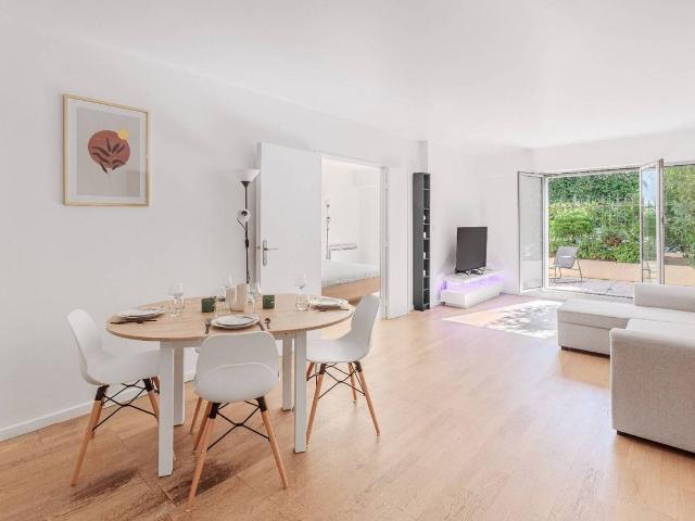 Fantastic apartment in quiet street, Paris Amsterdam Apartments for Rent