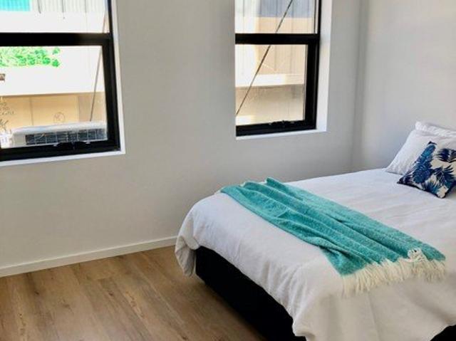 Fantastic brand new inner city share house kitchenette's and ensuite bathrooms, air conditioned and all bills included!